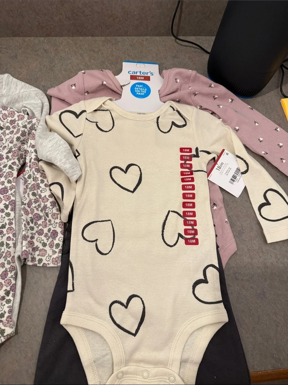Carters 3 pc sets includes both sets. Size 18 mos